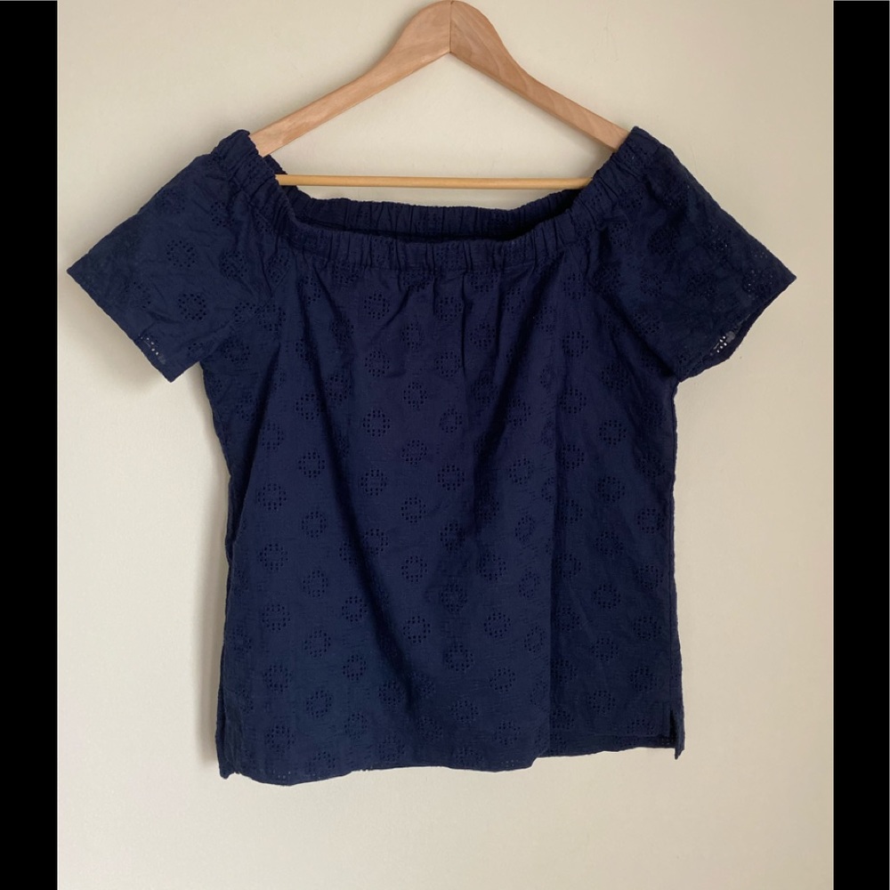 NWOT banana republic navy Eyelet lined  top